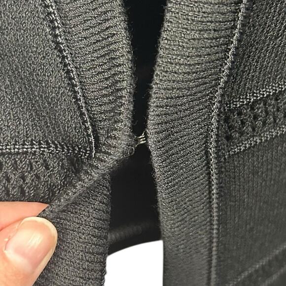 St. John Collection by Marie Gray Black Short Sleeve Cardigan Sweater Womens 6 - Picture 3 of 5